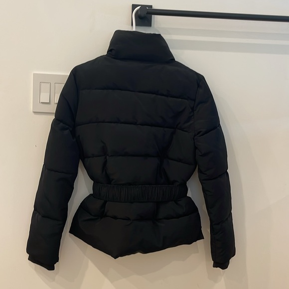 Black belted puffer jacket - Picture 2 of 4